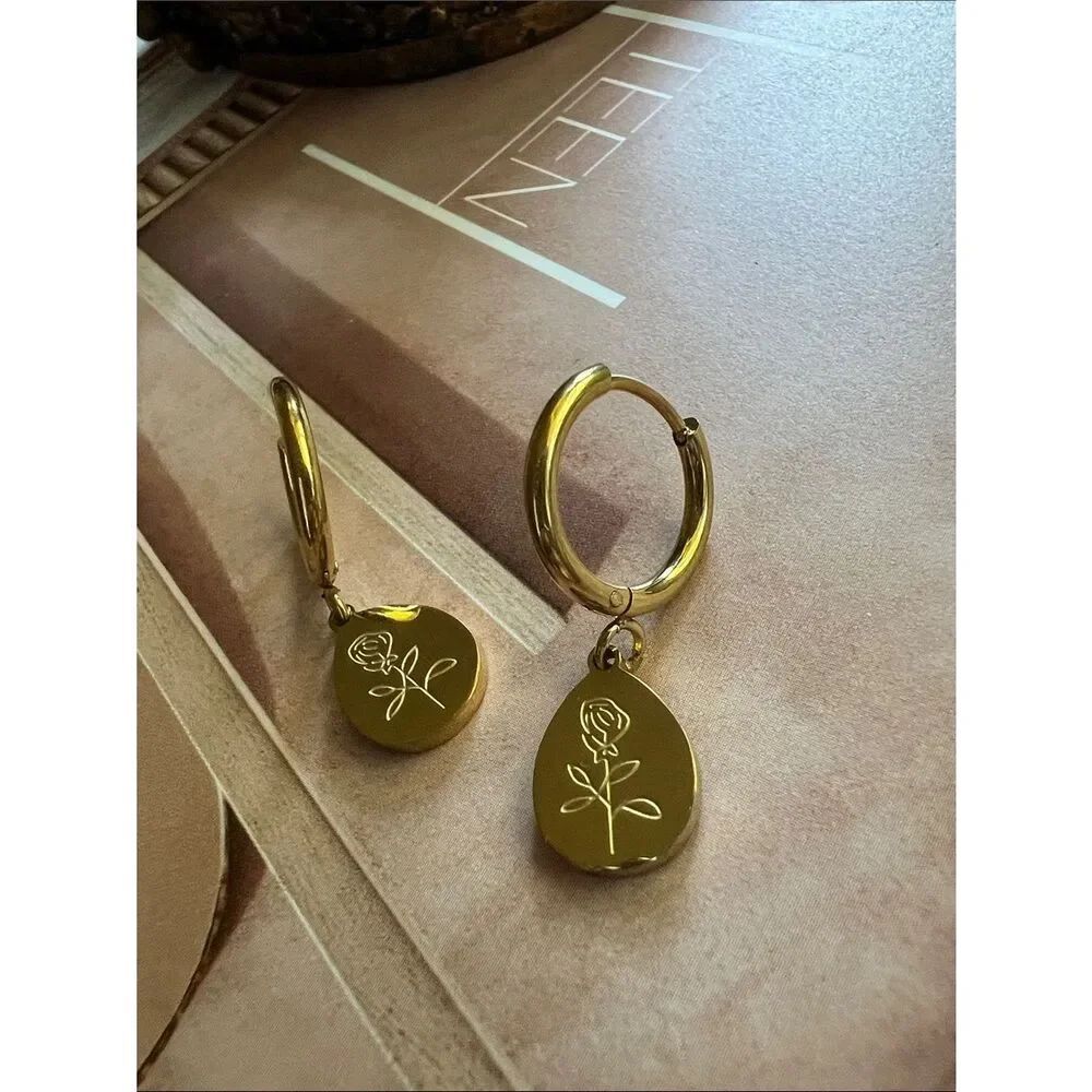 18k gold plated Rose Engraved Huggie Hoop Earrings - Women Jewelry R 578